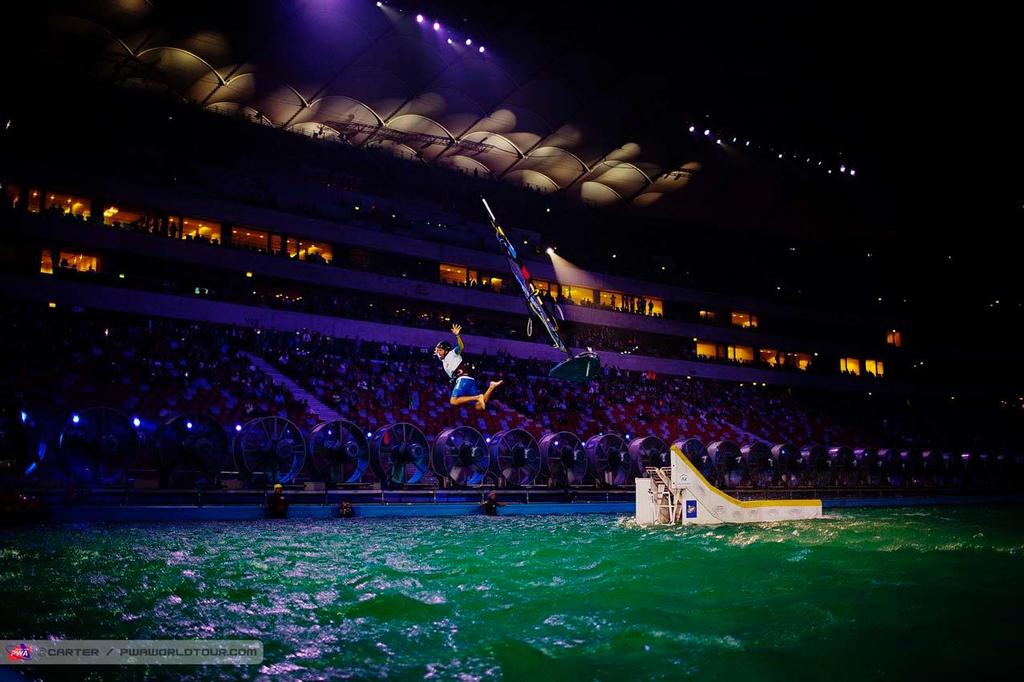 Ricardo lets go - 2014 Warsaw Indoor PWA World Cup ©  Carter/pwaworldtour.com http://www.pwaworldtour.com/